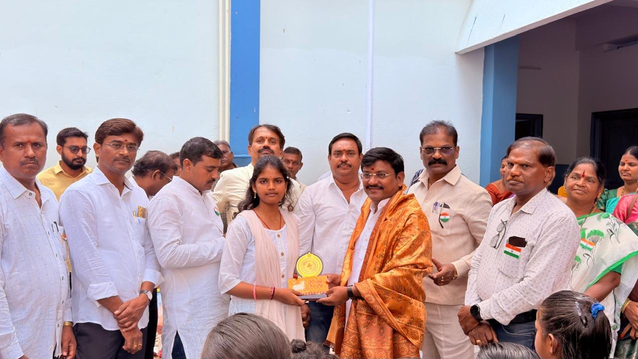 శివనగర్ ప్రభుత్వ పాఠశాలలో ఘనంగా 80వ స్వాతంత్ర్య దినోత్సవ వేడుకలు - Additional Image